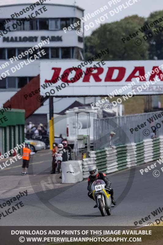 Vintage motorcycle club;eventdigitalimages;mallory park;mallory park trackday photographs;no limits trackdays;peter wileman photography;trackday digital images;trackday photos;vmcc festival 1000 bikes photographs