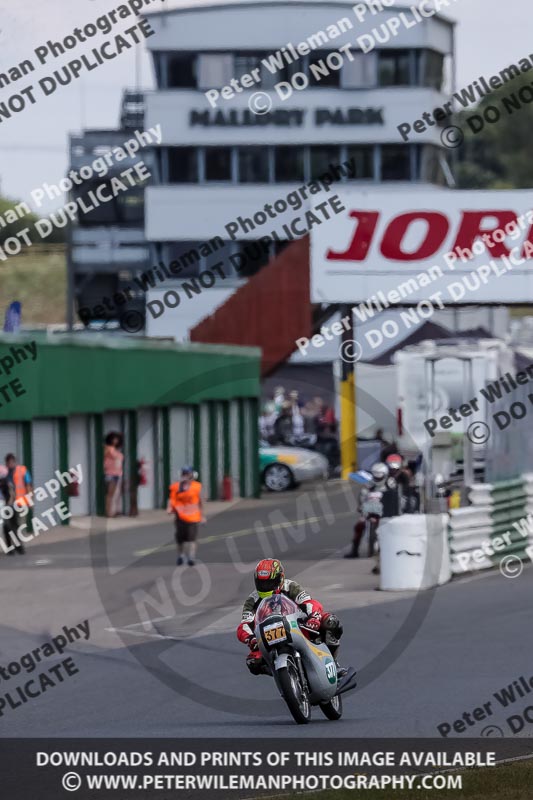 Vintage motorcycle club;eventdigitalimages;mallory park;mallory park trackday photographs;no limits trackdays;peter wileman photography;trackday digital images;trackday photos;vmcc festival 1000 bikes photographs