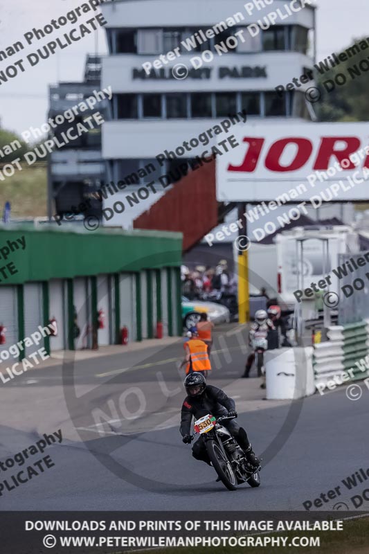 Vintage motorcycle club;eventdigitalimages;mallory park;mallory park trackday photographs;no limits trackdays;peter wileman photography;trackday digital images;trackday photos;vmcc festival 1000 bikes photographs
