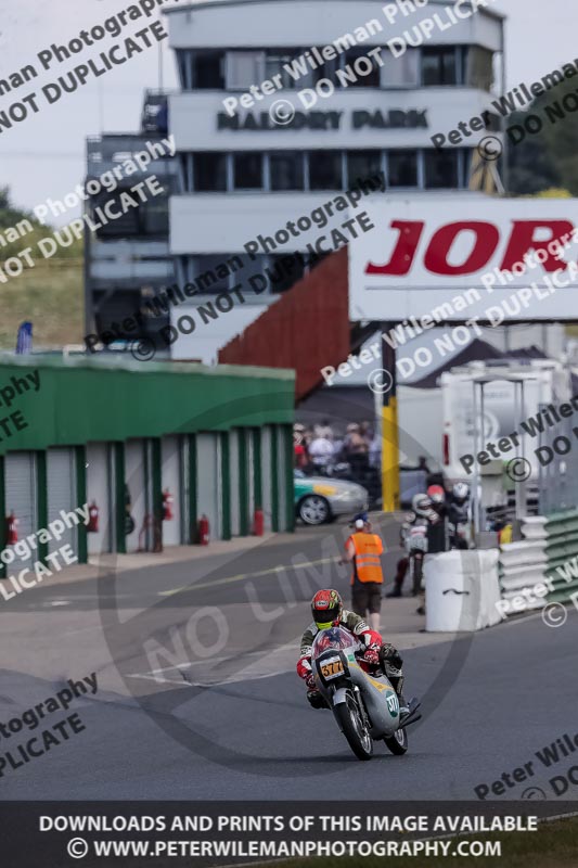 Vintage motorcycle club;eventdigitalimages;mallory park;mallory park trackday photographs;no limits trackdays;peter wileman photography;trackday digital images;trackday photos;vmcc festival 1000 bikes photographs