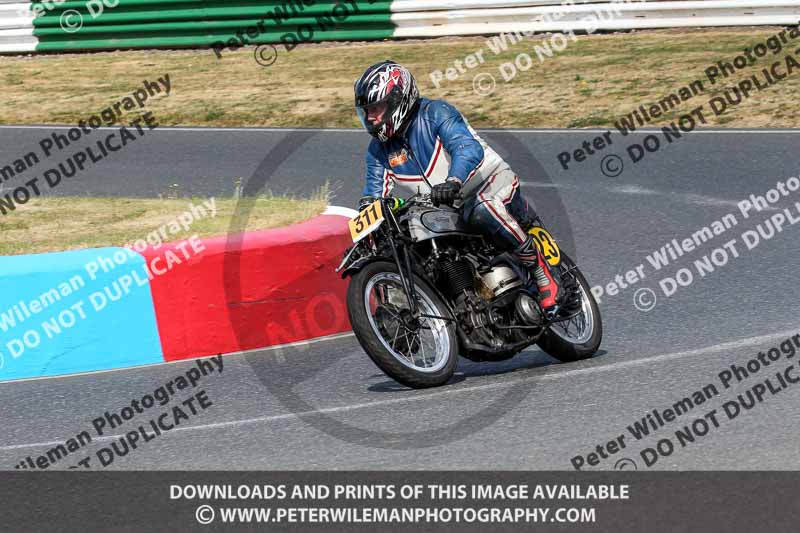 Vintage motorcycle club;eventdigitalimages;mallory park;mallory park trackday photographs;no limits trackdays;peter wileman photography;trackday digital images;trackday photos;vmcc festival 1000 bikes photographs