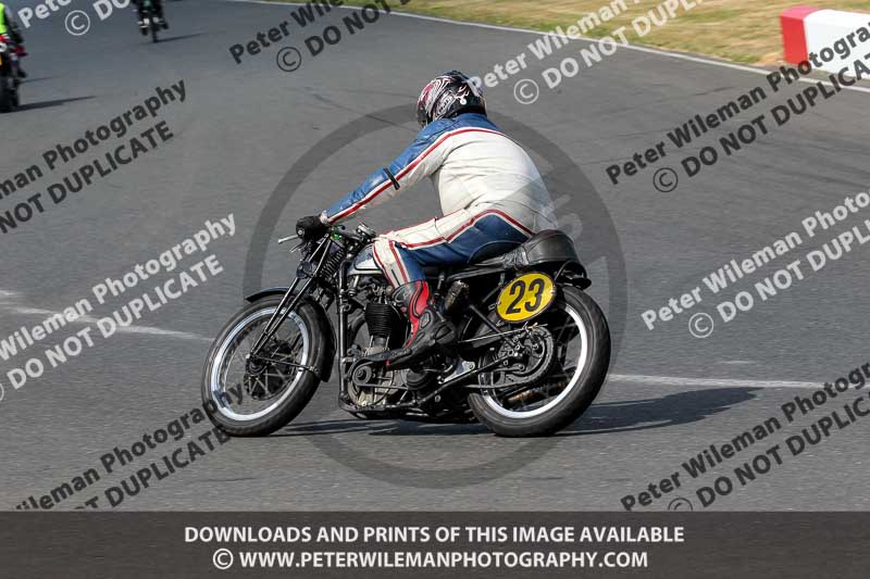 Vintage motorcycle club;eventdigitalimages;mallory park;mallory park trackday photographs;no limits trackdays;peter wileman photography;trackday digital images;trackday photos;vmcc festival 1000 bikes photographs