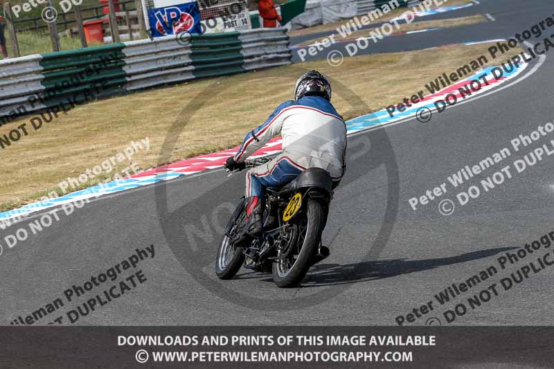 Vintage motorcycle club;eventdigitalimages;mallory park;mallory park trackday photographs;no limits trackdays;peter wileman photography;trackday digital images;trackday photos;vmcc festival 1000 bikes photographs