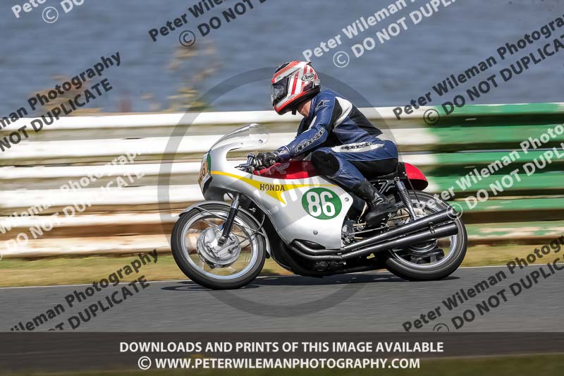 Vintage motorcycle club;eventdigitalimages;mallory park;mallory park trackday photographs;no limits trackdays;peter wileman photography;trackday digital images;trackday photos;vmcc festival 1000 bikes photographs