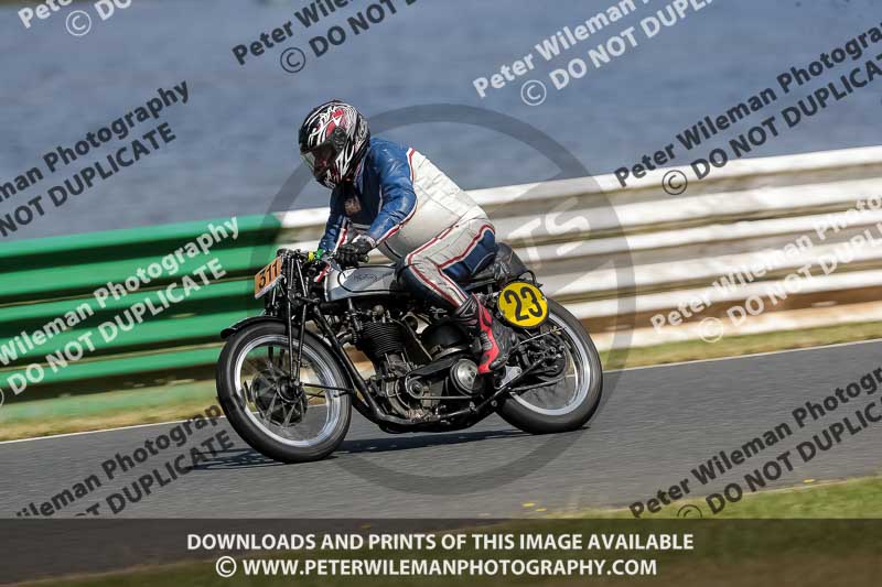 Vintage motorcycle club;eventdigitalimages;mallory park;mallory park trackday photographs;no limits trackdays;peter wileman photography;trackday digital images;trackday photos;vmcc festival 1000 bikes photographs