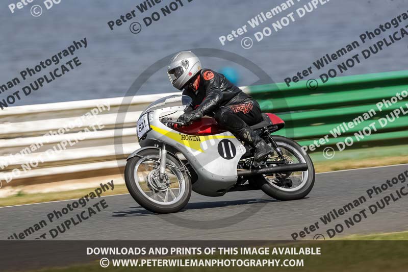 Vintage motorcycle club;eventdigitalimages;mallory park;mallory park trackday photographs;no limits trackdays;peter wileman photography;trackday digital images;trackday photos;vmcc festival 1000 bikes photographs