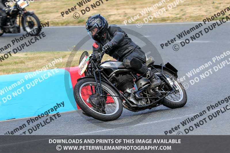 Vintage motorcycle club;eventdigitalimages;mallory park;mallory park trackday photographs;no limits trackdays;peter wileman photography;trackday digital images;trackday photos;vmcc festival 1000 bikes photographs