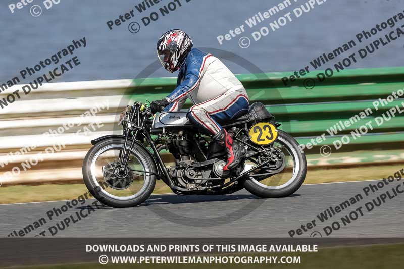 Vintage motorcycle club;eventdigitalimages;mallory park;mallory park trackday photographs;no limits trackdays;peter wileman photography;trackday digital images;trackday photos;vmcc festival 1000 bikes photographs