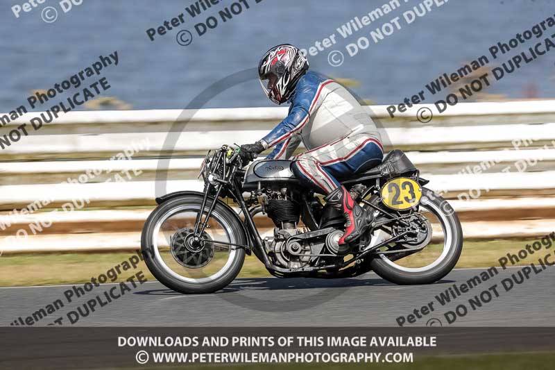 Vintage motorcycle club;eventdigitalimages;mallory park;mallory park trackday photographs;no limits trackdays;peter wileman photography;trackday digital images;trackday photos;vmcc festival 1000 bikes photographs