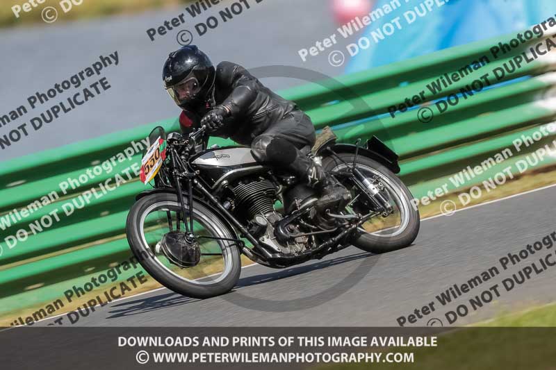 Vintage motorcycle club;eventdigitalimages;mallory park;mallory park trackday photographs;no limits trackdays;peter wileman photography;trackday digital images;trackday photos;vmcc festival 1000 bikes photographs