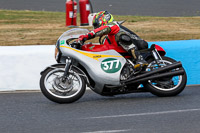 Vintage-motorcycle-club;eventdigitalimages;mallory-park;mallory-park-trackday-photographs;no-limits-trackdays;peter-wileman-photography;trackday-digital-images;trackday-photos;vmcc-festival-1000-bikes-photographs
