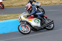 Vintage-motorcycle-club;eventdigitalimages;mallory-park;mallory-park-trackday-photographs;no-limits-trackdays;peter-wileman-photography;trackday-digital-images;trackday-photos;vmcc-festival-1000-bikes-photographs