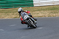 Vintage-motorcycle-club;eventdigitalimages;mallory-park;mallory-park-trackday-photographs;no-limits-trackdays;peter-wileman-photography;trackday-digital-images;trackday-photos;vmcc-festival-1000-bikes-photographs