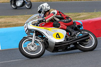 Vintage-motorcycle-club;eventdigitalimages;mallory-park;mallory-park-trackday-photographs;no-limits-trackdays;peter-wileman-photography;trackday-digital-images;trackday-photos;vmcc-festival-1000-bikes-photographs