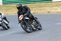 Vintage-motorcycle-club;eventdigitalimages;mallory-park;mallory-park-trackday-photographs;no-limits-trackdays;peter-wileman-photography;trackday-digital-images;trackday-photos;vmcc-festival-1000-bikes-photographs