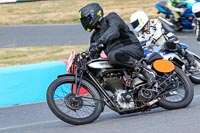 Vintage-motorcycle-club;eventdigitalimages;mallory-park;mallory-park-trackday-photographs;no-limits-trackdays;peter-wileman-photography;trackday-digital-images;trackday-photos;vmcc-festival-1000-bikes-photographs