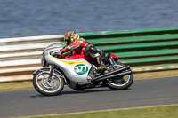 Vintage-motorcycle-club;eventdigitalimages;mallory-park;mallory-park-trackday-photographs;no-limits-trackdays;peter-wileman-photography;trackday-digital-images;trackday-photos;vmcc-festival-1000-bikes-photographs