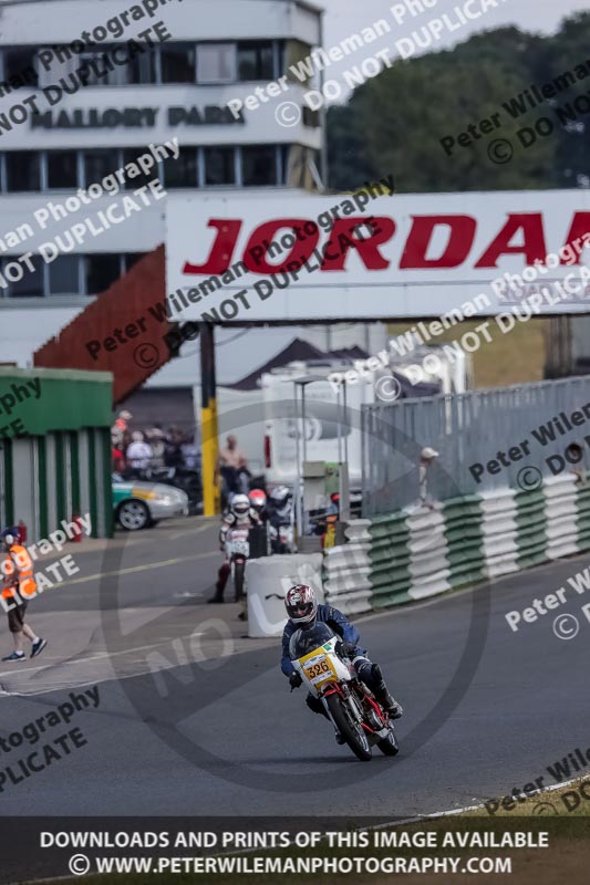 Vintage motorcycle club;eventdigitalimages;mallory park;mallory park trackday photographs;no limits trackdays;peter wileman photography;trackday digital images;trackday photos;vmcc festival 1000 bikes photographs