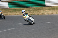 Vintage-motorcycle-club;eventdigitalimages;mallory-park;mallory-park-trackday-photographs;no-limits-trackdays;peter-wileman-photography;trackday-digital-images;trackday-photos;vmcc-festival-1000-bikes-photographs