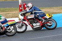 Vintage-motorcycle-club;eventdigitalimages;mallory-park;mallory-park-trackday-photographs;no-limits-trackdays;peter-wileman-photography;trackday-digital-images;trackday-photos;vmcc-festival-1000-bikes-photographs