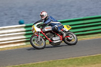 Vintage-motorcycle-club;eventdigitalimages;mallory-park;mallory-park-trackday-photographs;no-limits-trackdays;peter-wileman-photography;trackday-digital-images;trackday-photos;vmcc-festival-1000-bikes-photographs