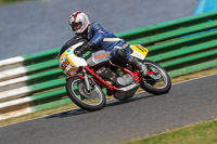 Vintage-motorcycle-club;eventdigitalimages;mallory-park;mallory-park-trackday-photographs;no-limits-trackdays;peter-wileman-photography;trackday-digital-images;trackday-photos;vmcc-festival-1000-bikes-photographs