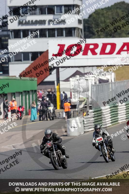 Vintage motorcycle club;eventdigitalimages;mallory park;mallory park trackday photographs;no limits trackdays;peter wileman photography;trackday digital images;trackday photos;vmcc festival 1000 bikes photographs