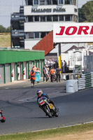 Vintage-motorcycle-club;eventdigitalimages;mallory-park;mallory-park-trackday-photographs;no-limits-trackdays;peter-wileman-photography;trackday-digital-images;trackday-photos;vmcc-festival-1000-bikes-photographs