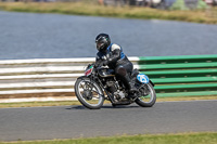 Vintage-motorcycle-club;eventdigitalimages;mallory-park;mallory-park-trackday-photographs;no-limits-trackdays;peter-wileman-photography;trackday-digital-images;trackday-photos;vmcc-festival-1000-bikes-photographs