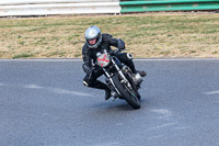 Vintage-motorcycle-club;eventdigitalimages;mallory-park;mallory-park-trackday-photographs;no-limits-trackdays;peter-wileman-photography;trackday-digital-images;trackday-photos;vmcc-festival-1000-bikes-photographs