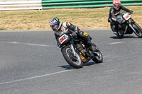 Vintage-motorcycle-club;eventdigitalimages;mallory-park;mallory-park-trackday-photographs;no-limits-trackdays;peter-wileman-photography;trackday-digital-images;trackday-photos;vmcc-festival-1000-bikes-photographs