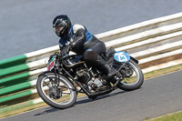 Vintage-motorcycle-club;eventdigitalimages;mallory-park;mallory-park-trackday-photographs;no-limits-trackdays;peter-wileman-photography;trackday-digital-images;trackday-photos;vmcc-festival-1000-bikes-photographs
