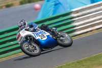 Vintage-motorcycle-club;eventdigitalimages;mallory-park;mallory-park-trackday-photographs;no-limits-trackdays;peter-wileman-photography;trackday-digital-images;trackday-photos;vmcc-festival-1000-bikes-photographs