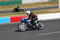 Vintage-motorcycle-club;eventdigitalimages;mallory-park;mallory-park-trackday-photographs;no-limits-trackdays;peter-wileman-photography;trackday-digital-images;trackday-photos;vmcc-festival-1000-bikes-photographs