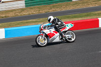 Vintage-motorcycle-club;eventdigitalimages;mallory-park;mallory-park-trackday-photographs;no-limits-trackdays;peter-wileman-photography;trackday-digital-images;trackday-photos;vmcc-festival-1000-bikes-photographs