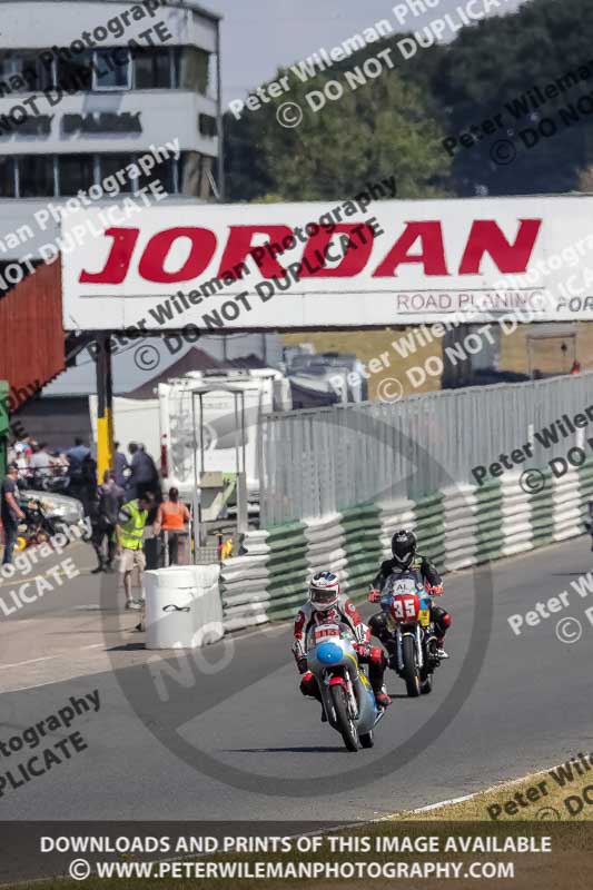 Vintage motorcycle club;eventdigitalimages;mallory park;mallory park trackday photographs;no limits trackdays;peter wileman photography;trackday digital images;trackday photos;vmcc festival 1000 bikes photographs