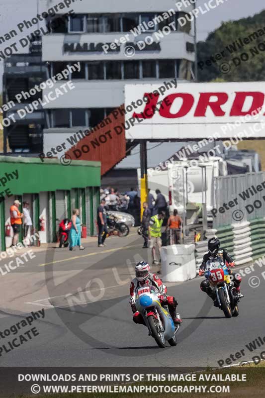 Vintage motorcycle club;eventdigitalimages;mallory park;mallory park trackday photographs;no limits trackdays;peter wileman photography;trackday digital images;trackday photos;vmcc festival 1000 bikes photographs