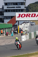 Vintage-motorcycle-club;eventdigitalimages;mallory-park;mallory-park-trackday-photographs;no-limits-trackdays;peter-wileman-photography;trackday-digital-images;trackday-photos;vmcc-festival-1000-bikes-photographs