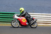 Vintage-motorcycle-club;eventdigitalimages;mallory-park;mallory-park-trackday-photographs;no-limits-trackdays;peter-wileman-photography;trackday-digital-images;trackday-photos;vmcc-festival-1000-bikes-photographs