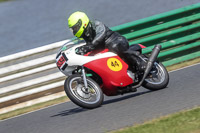 Vintage-motorcycle-club;eventdigitalimages;mallory-park;mallory-park-trackday-photographs;no-limits-trackdays;peter-wileman-photography;trackday-digital-images;trackday-photos;vmcc-festival-1000-bikes-photographs