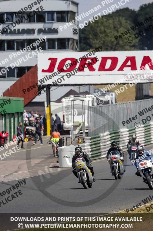 Vintage motorcycle club;eventdigitalimages;mallory park;mallory park trackday photographs;no limits trackdays;peter wileman photography;trackday digital images;trackday photos;vmcc festival 1000 bikes photographs