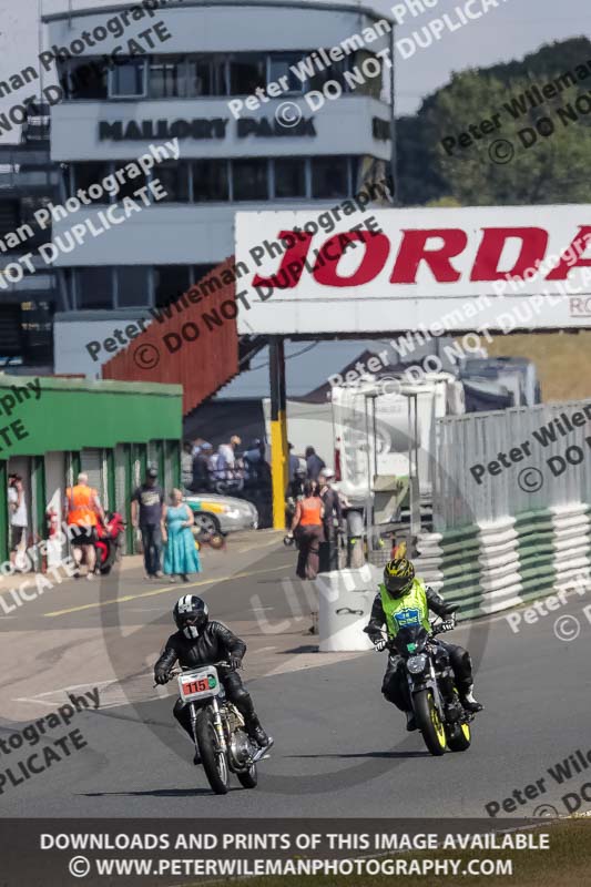 Vintage motorcycle club;eventdigitalimages;mallory park;mallory park trackday photographs;no limits trackdays;peter wileman photography;trackday digital images;trackday photos;vmcc festival 1000 bikes photographs