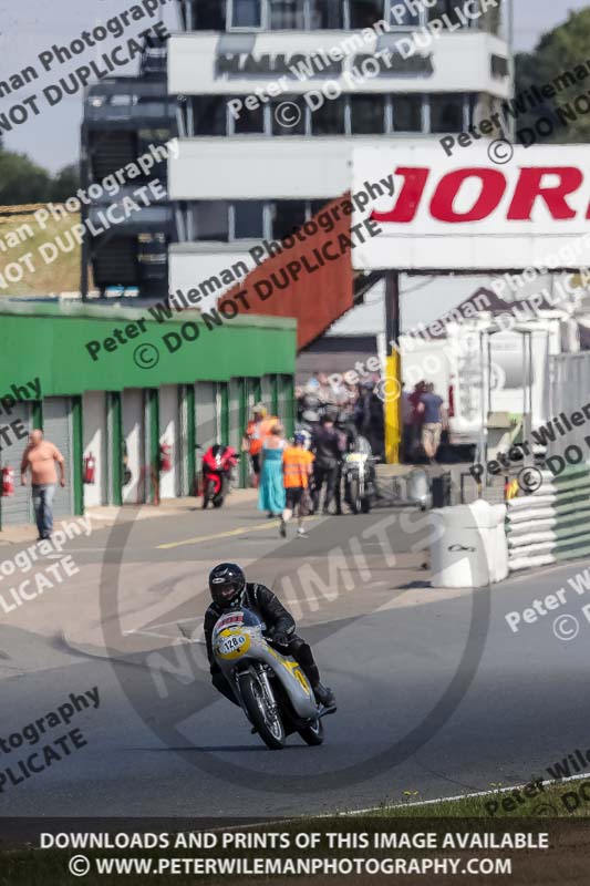 Vintage motorcycle club;eventdigitalimages;mallory park;mallory park trackday photographs;no limits trackdays;peter wileman photography;trackday digital images;trackday photos;vmcc festival 1000 bikes photographs