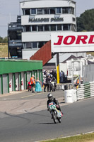 Vintage-motorcycle-club;eventdigitalimages;mallory-park;mallory-park-trackday-photographs;no-limits-trackdays;peter-wileman-photography;trackday-digital-images;trackday-photos;vmcc-festival-1000-bikes-photographs