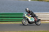 Vintage-motorcycle-club;eventdigitalimages;mallory-park;mallory-park-trackday-photographs;no-limits-trackdays;peter-wileman-photography;trackday-digital-images;trackday-photos;vmcc-festival-1000-bikes-photographs