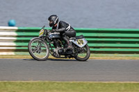 Vintage-motorcycle-club;eventdigitalimages;mallory-park;mallory-park-trackday-photographs;no-limits-trackdays;peter-wileman-photography;trackday-digital-images;trackday-photos;vmcc-festival-1000-bikes-photographs