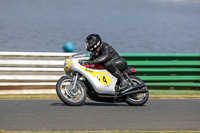 Vintage-motorcycle-club;eventdigitalimages;mallory-park;mallory-park-trackday-photographs;no-limits-trackdays;peter-wileman-photography;trackday-digital-images;trackday-photos;vmcc-festival-1000-bikes-photographs