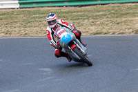 Vintage-motorcycle-club;eventdigitalimages;mallory-park;mallory-park-trackday-photographs;no-limits-trackdays;peter-wileman-photography;trackday-digital-images;trackday-photos;vmcc-festival-1000-bikes-photographs