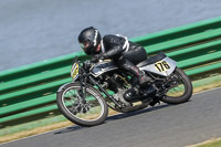 Vintage-motorcycle-club;eventdigitalimages;mallory-park;mallory-park-trackday-photographs;no-limits-trackdays;peter-wileman-photography;trackday-digital-images;trackday-photos;vmcc-festival-1000-bikes-photographs
