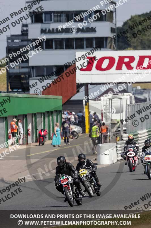 Vintage motorcycle club;eventdigitalimages;mallory park;mallory park trackday photographs;no limits trackdays;peter wileman photography;trackday digital images;trackday photos;vmcc festival 1000 bikes photographs